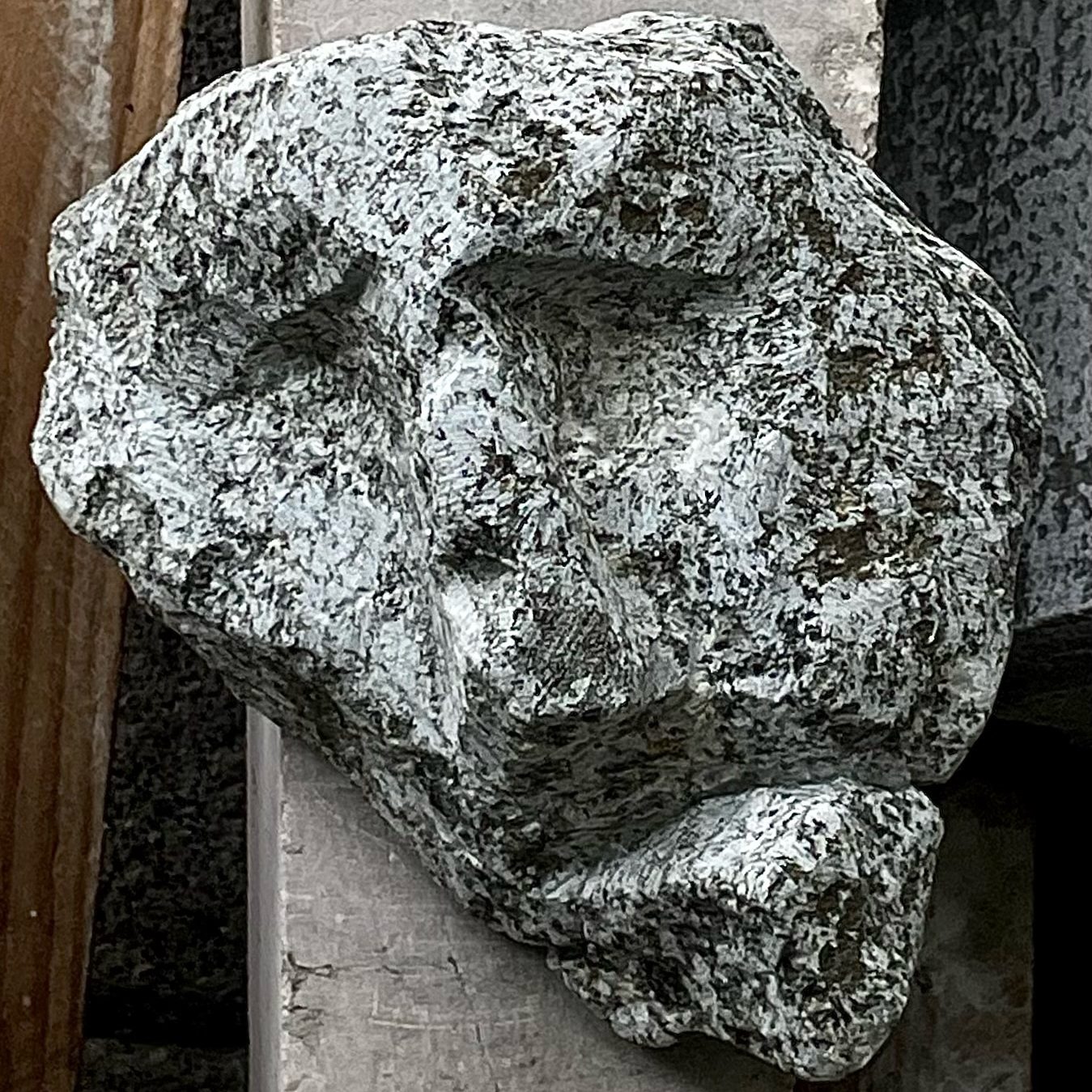 Juan 3, Granit